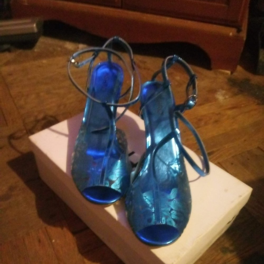 WOMEN SHOE